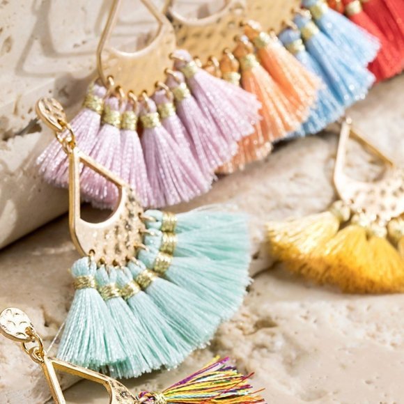 🍊PEACH🍊TASSEL HAMMERED POST EARRINGS - Picture 3 of 3